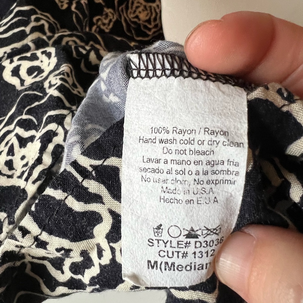 Everly Floral Dress - Picture 4 of 9